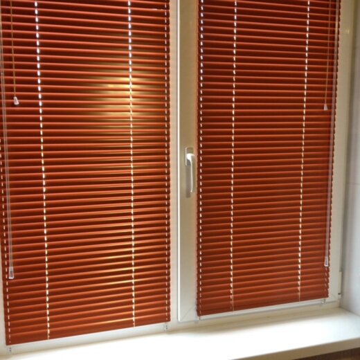Алюминиевые жалюзи для домашних окон