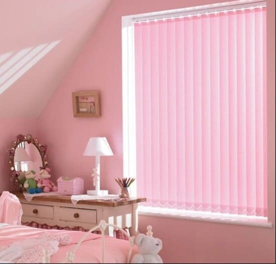 Тканевые вертикальные жалюзи в детскую комнату